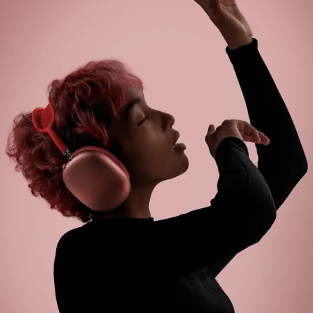 5 مزايا قادمة من سماعات آبل AirPods Max 2 - Credits to apple.com