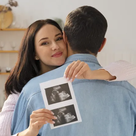 صورة لإخبار الزوج بالحمل