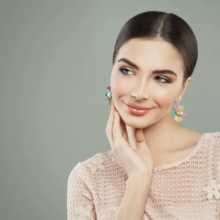 أسرع طريقة لنحت الوجه وشد عضلاته