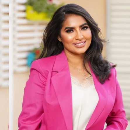 المخرجة البحرينية إيناس  اليعقوب