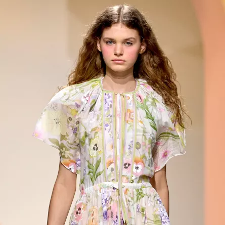 فستان من ماركة Leonard Paris - الصورة من Launchmetrics/Spotlight ©