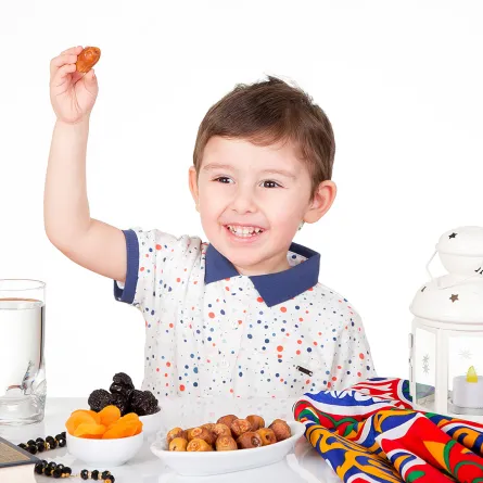  نصائح لصوم الطفل وتغذيته خلال شهر رمضان