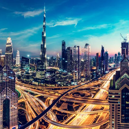 إمارة دبي كما تبدو في المساء