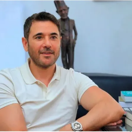 أحمد عز- الصورة من إدارة أعماله