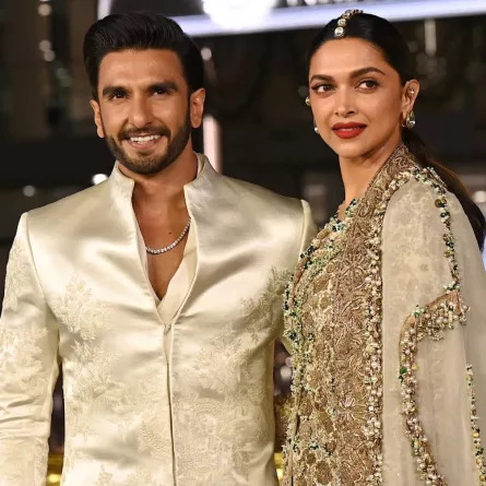 ديبيكا بادكون ورانفير سينغ في مومباي (Ranveer Singh and Deepika Padukone in Mumbai). مصدر الصورة: SUJIT JAISWAL / AFP