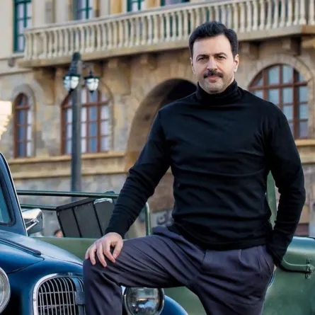 تيم حسن في كواليس مسلسل تاج- الصورة من حسابه على إنستغرام