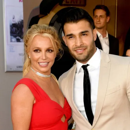 بريتني سبيرز وسام أصغري في هوليوود، كاليفورنيا (Britney Spears and Sam Asghari  in Hollywood, California). مصدر الصورة: Kevin Winter/Getty Images/AFP