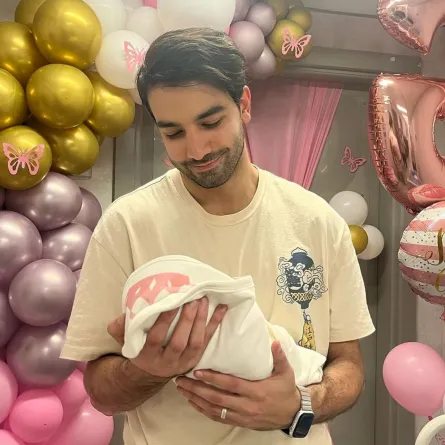 حازم إيهاب مع ابنته جميلة -الصورة من حسابه على إنستغرام