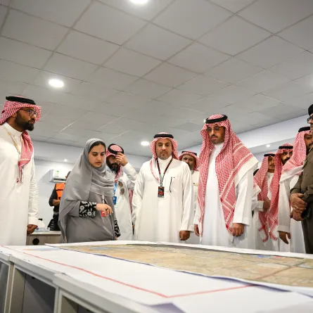  محافظ جدة يتفقد استعدادات سباق جائزة السعودية الكبرى stc للفورمولا1