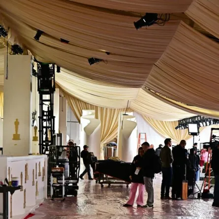 التحضيرات لحفل الأوسكار 2024 (مصدر الصورة Frederic J. BROWN / AFP)