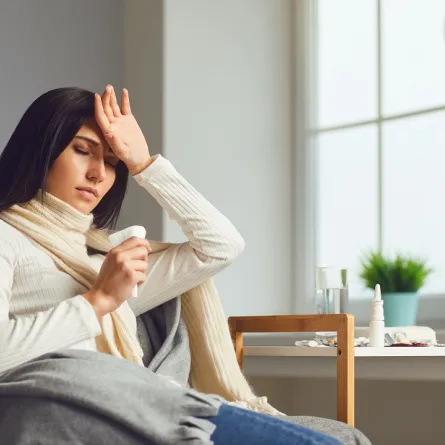 صورة لحامل تتناول العصائر بعد الإفطار