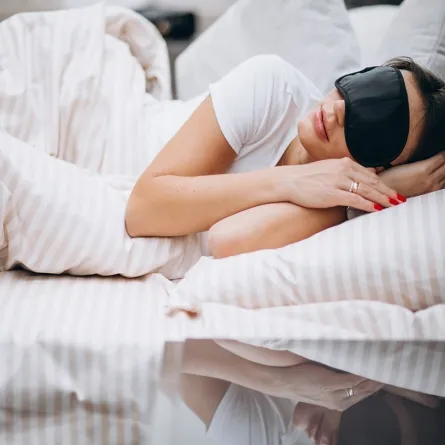 صورة لامرأة نائمة