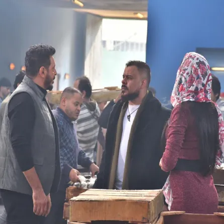 مصطفى شعبان مع منذر رياحنة- الصورة من المكتب الإعلامي للشركة المتحدة