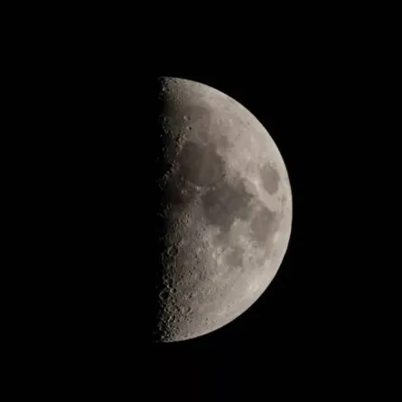 فلكية جدة: رصد قمر شهر رمضان في تربيعه الأول.. مساء اليوم