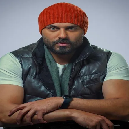 الفنان احمد صلاح حسني