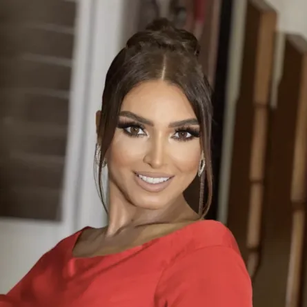 روجينا - الصورة من صفحتها الرسمية على الفيس بوك