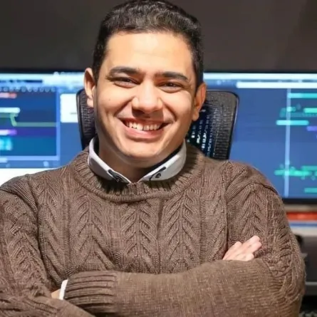 خالد الكمار. الصورة من المركز الإعلامي للموسيقار خالد الكمار