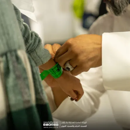 أجهزة أساور للأطفال في مداخل المسجد الحرام الرئيسية