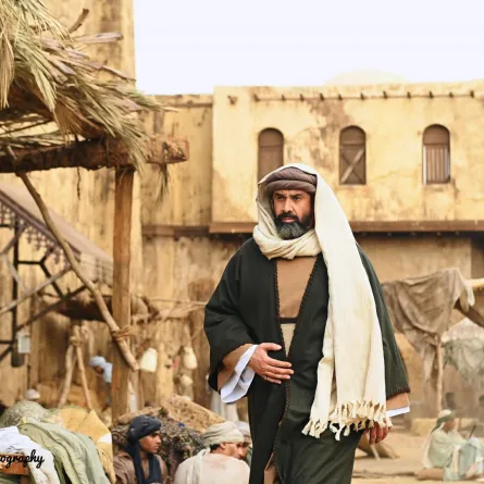 كريم عبد العزيز من مسلسل "الحشاشين" -الصورة من المركز الإعلامي للشركة المتحدة للخدمات الإعلامية