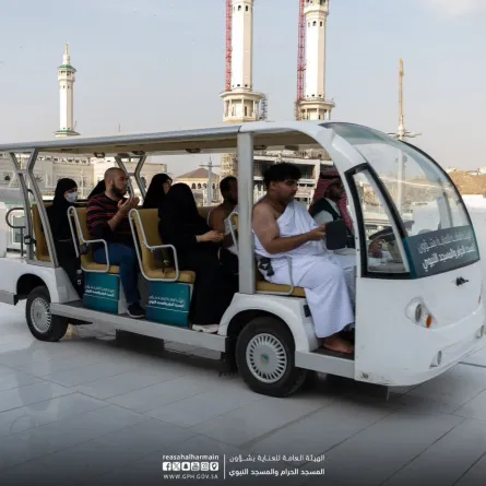 عربات قولف لطواف كبار السن وذوي الإعاقة