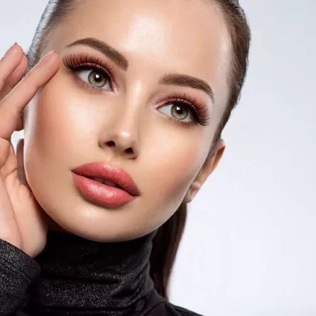 فوائد مرطب الشفاه