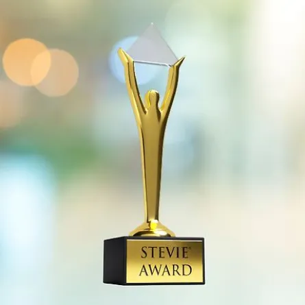 جائزة ستيفي. الصورة من مكتب أبوظبي الإعلامي