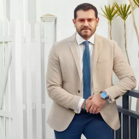 عمرو يوسف -الصورة من صفحته الرسمية على "فيسبوك"