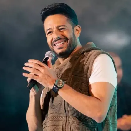 محمد حماقي- الصورة من حساب بنش مارك على الانستغرام