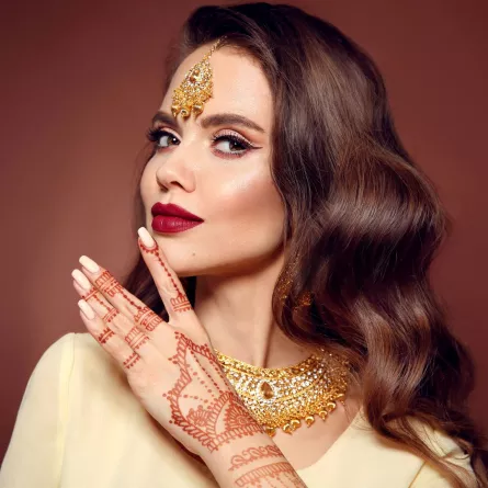 أجمل نقوشات حنّاء لتزيني بها يديك في العيد