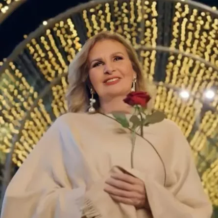 يسرا- الصورة من صفحتها الرسمية على الفيسبوك