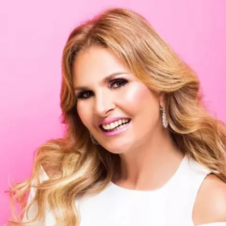 يسرا -الصورة من صفحتها الرسمية على الفيس بوك