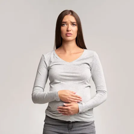 حامل مُصابة بمغص في البطن