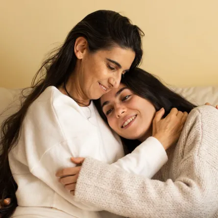 صورة أم وابنتها