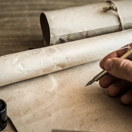  الشعر في تاريخ كل أمة يجمع قيماً مشتركة وإنسانية مشتركة