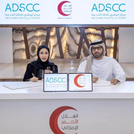 توقيع اتفاقية لدعم توفير عمليات زراعة نخاع العظم للمرضى - الصورة من وام