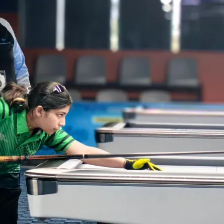 جود بخاري تفوز بأول برونزية سعودية في بطولة "آسيا للبلياردو" - الصورة من حساب الاتحاد السعودي للبلياردو والسنوكر على إكس