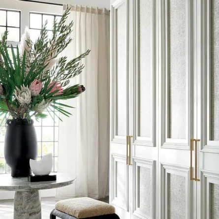 فازة ذات تصميم غير تقليدي Acadia Black Vase متوافرة لدى CB2