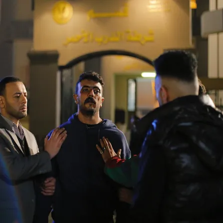 احمد العوضى ومحمد أحمد ماهر فى مشهد من مسلسل حق عرب