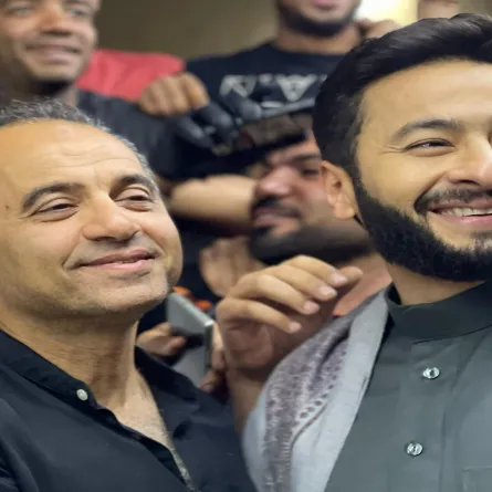 حمادة هلال والمخرج أحمد سمير فرج ن كواليس المداح 4- الصوة من حساب حمادة هلال على انستغرام