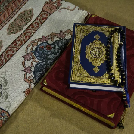 فضل ليلة القدر عظيم لمن أحياها بالصلاة والدعاء والقيام وسائر العبادات (المصدر: unsplash)