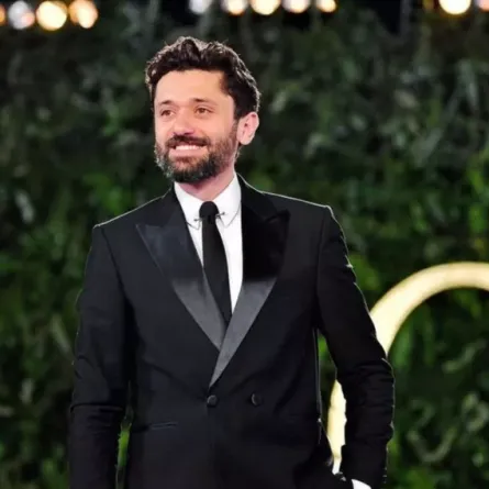 لأول مرة.. كريم محمود عبد العزيز يكشف سر تقليده لوالده 