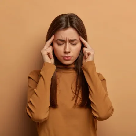 مرض باركنسون أو الشلل الرعاش أحد الاضطرابات العصبية الشائعة- (مصدر الصورة: موقع freepik)