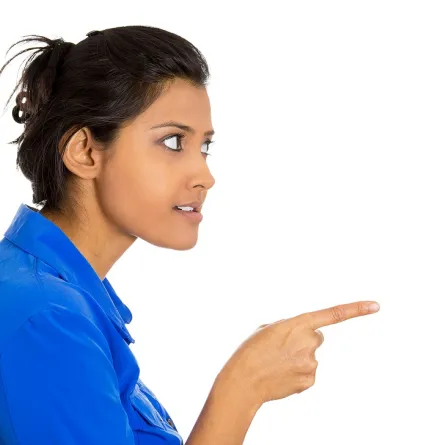 صورة لأم ترفض بعض طلبات أطفالها