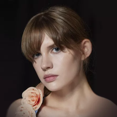 موضة الغرة الأمامية أبرز صيحات ربيع وصيف 2024