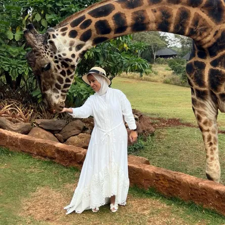 المؤثرة في السفر ومنظمة الرحلات الكويتية حنان القلاف 