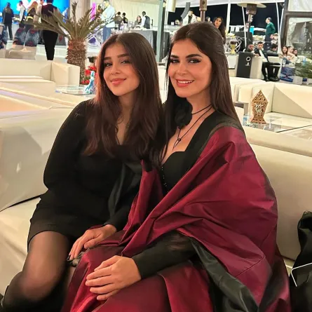 رانيا منصور وابنتها توانا - الصورة من حساب رانيا منصور على الفيسبوك