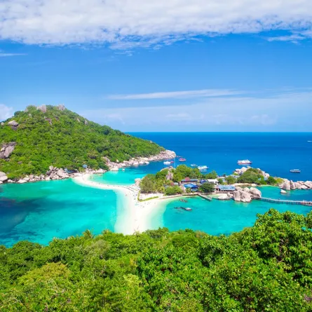 كوه تاو وجهة مثالية لمحبي الغطس