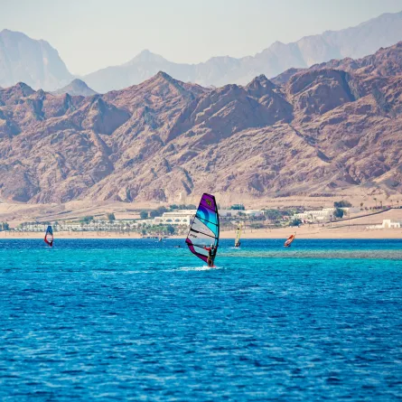 السياحة في دهب غنية بالنشاطات والعناوين الجاذبة