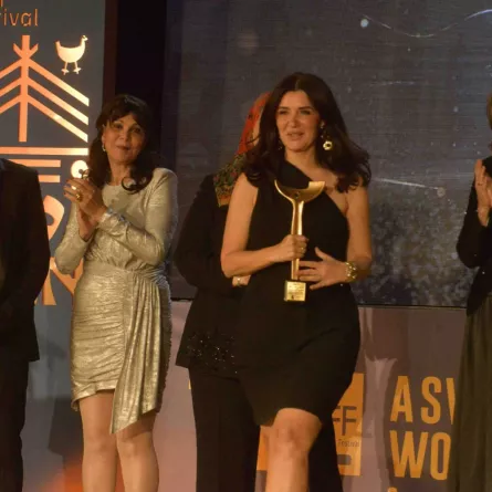 تكريم غادة عادل - الصورة من المركز الإعلامي لمهرجان أسوان