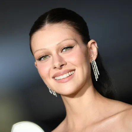 نيكولا بيلتز بيكهام في متحف الأكاديمية للصور المتحركة في لوس أنجلوس (Nicola Peltz Beckham at the Academy Museum of Motion Pictures in Los Angeles). مصدر الصورة: VALERIE MACON / AFP